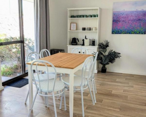 Boutique Home Close to Town and Nature, Bunbury